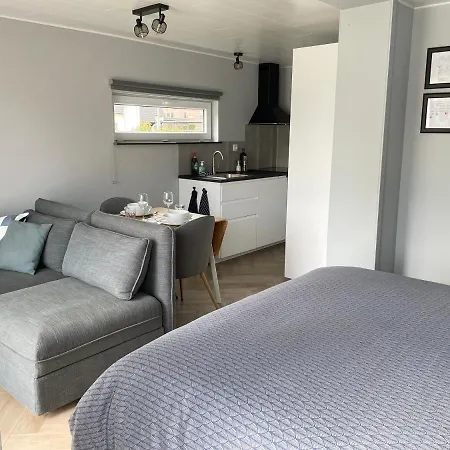Tiny House In Limburg Bij Kelly & Nick Ham